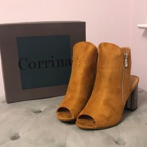 Corrina Bekki Heels